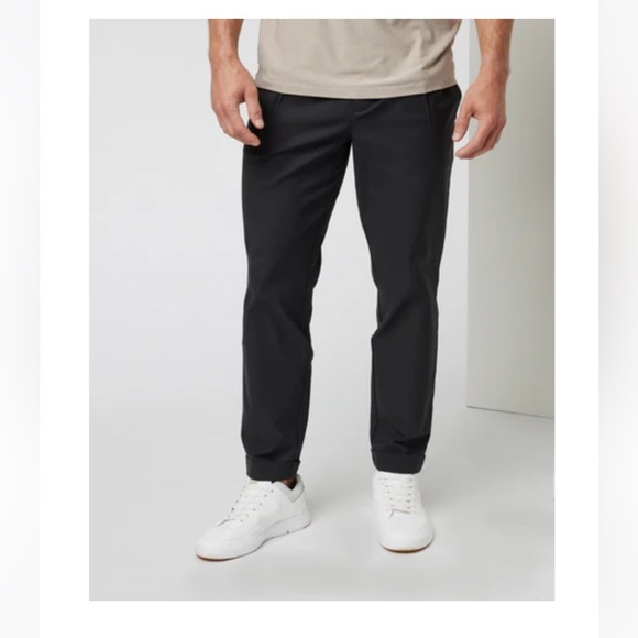 Vuori Men's 32 Cascade Elastic Waist Trouser Black NWT Pleated Breathable - Picture 6 of 7